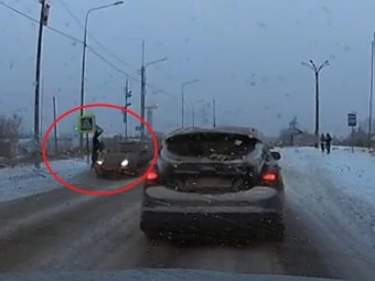 Стоп-кадр из видео Госавтоинспекции Архангельской области. Стоп-кадр из видео Госавтоинспекции Архангельской области.