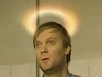 Стоп-кадр из скетчкома «Наша Russia». Стоп-кадр из скетчкома «Наша Russia».