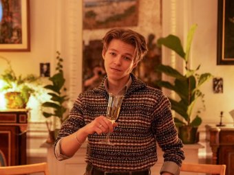 На фото — поэт Алексей Черников. На фото — поэт Алексей Черников.