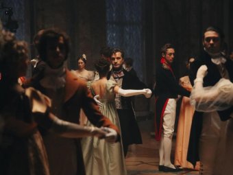 Стоп-кадр из фильма. Стоп-кадр из фильма.