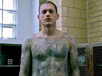 Стоп-кадр из сериала «Побег». Стоп-кадр из сериала «Побег».