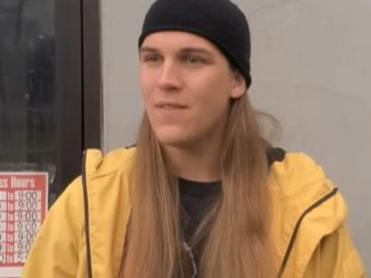 Стоп-кадр из фильма «Джей и Молчаливый Боб наносят ответный удар». Стоп-кадр из фильма «Джей и Молчаливый Боб наносят ответный удар».