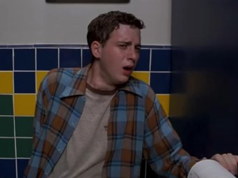 Стоп-кадр из фильма «Американский пирог». Стоп-кадр из фильма «Американский пирог».