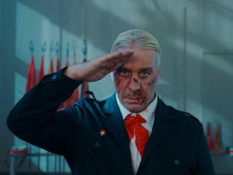 Стоп-кадр из клипа Lindemann — Ich hasse Kinder. Стоп-кадр из клипа Lindemann — Ich hasse Kinder.