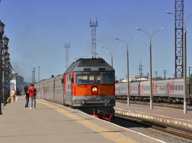 «Таврия» № 651 Архангельск — Севастополь на станции Архангельск-Город СЖД. Фото Юрия Майстренко.