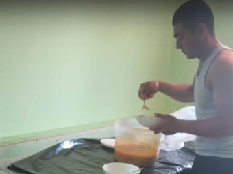 Стоп-кадр видео «Русской общины». Стоп-кадр видео «Русской общины».