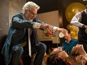 Стоп-кадр из фильма «Старперцы». Стоп-кадр из фильма «Старперцы».