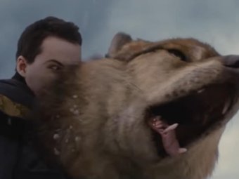 Стоп-кадр из фильма «Сумерки. Сага. Рассвет: Часть 2». Стоп-кадр из фильма «Сумерки. Сага. Рассвет: Часть 2».