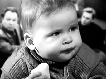 Стоп-кадр из фильма «Офицеры». Стоп-кадр из фильма «Офицеры».