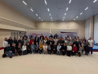 На снимке родители юных акробатов. Фото: паблик «Спортивная акробатика. Архангельск». На снимке родители юных акробатов. Фото: паблик «Спортивная акробатика. Архангельск».