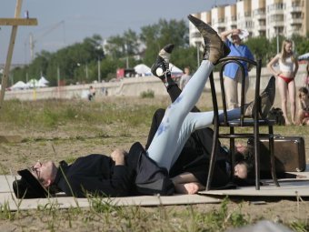 Событийный туризм в Архангельске. Выступление уличных театров. Шедевр искусства