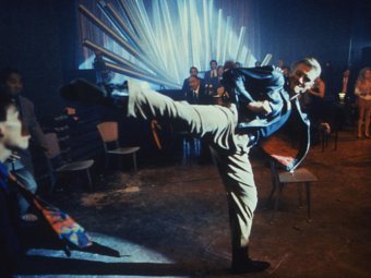 Кадр из к/ф «Разборки в маленьком Токио».