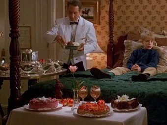 Стоп-кадр из фильма «Один дома 2».