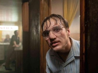 Стоп-кадр из фильма «Золотая перчатка».