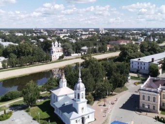 В Вологде — где? Где резной палисад!