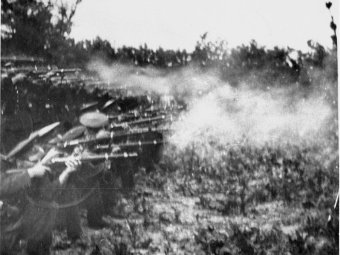 Расстрел Антонеску. Фото из архива Музея холокоста США.