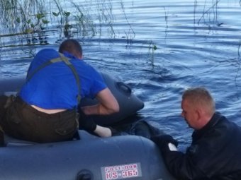 На озере Мудром достают утопленника. Фото пресс-службы СУ СК РФ.