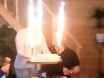 Вот так недавно пышно праздновали юбилей в риелторском агентстве «Северная столица». Фото «ВК».