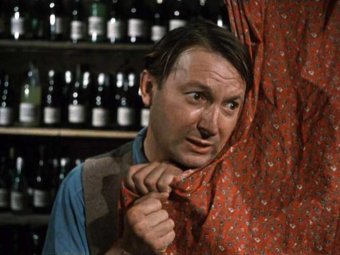 На фото: кадр из к/ф «Самогонщики».