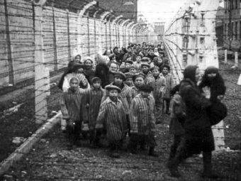 Дети-заключенные из лагеря в Треблинке. Фото из архива ТАСС.