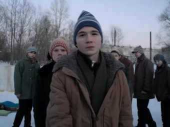 Стоп-кадр из сериала «Слово пацана: кровь на асфальте».