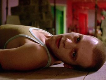 На фото: кадр из к/ф «На игле».