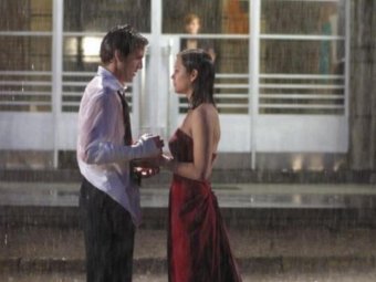 На фото: кадр из к/ф «Влюбись в меня, если осмелишься».