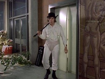 На фото: кадр из к/ф «Заводной апельсин».