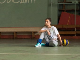 На фото: кадр из сериала «Дылды».