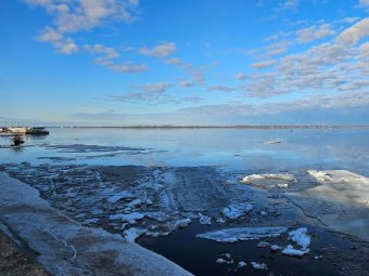 Северная Двина в Архангельске утром 3 апреля. 