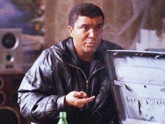 На фото кадр из к/ф «Жмурки».