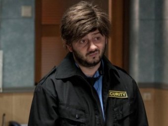 На фото кадр из сериала «Бородач».