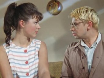 На фото кадр из к/ф «Операция «Ы» и другие приключения Шурика...»