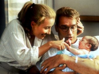 На фото кадр из к/ф «Джуниор».