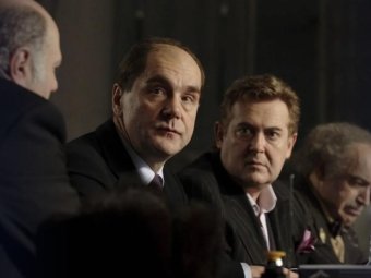 На фото кадр из к/ф «12».