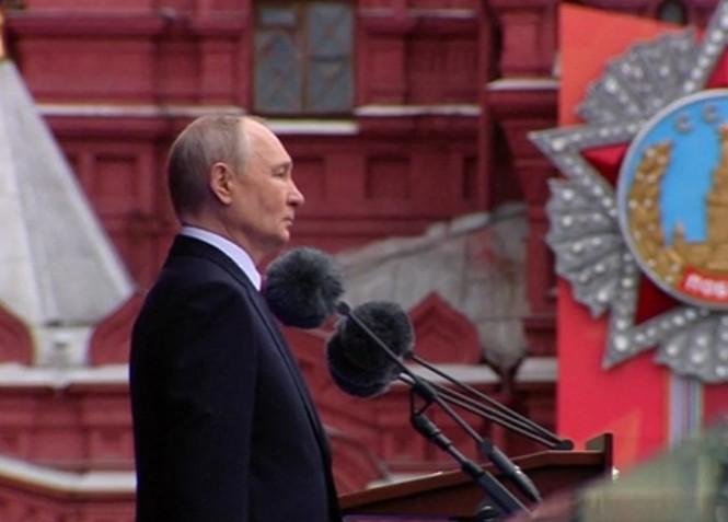 На фото кадр трансляции Парада Победы.